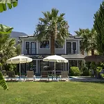 Palmiye Jakuzili Bahceli Havuzlu - Ocekhomes וילה *