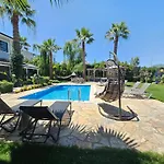 Palmiye Jakuzili Bahceli Havuzlu - Ocekhomes וילה