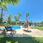 Palmiye Jakuzili Bahceli Havuzlu - Ocekhomes *