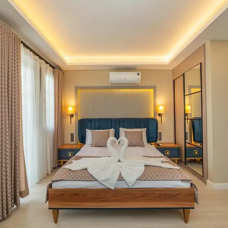 Palmiye Jakuzili Bahceli Havuzlu - Ocekhomes Вилла Фетхие