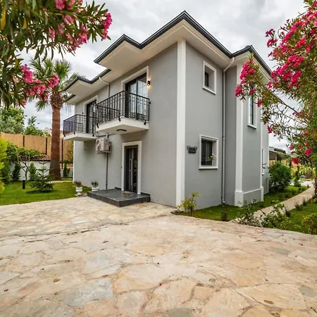 빌라 Palmiye Jakuzili Bahceli Havuzlu - Ocekhomes 페티예