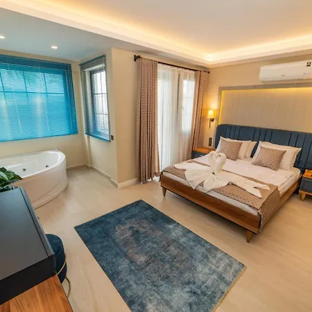 Palmiye Jakuzili Bahceli Havuzlu - Ocekhomes * 페티예