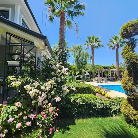 빌라 Palmiye Jakuzili Bahceli Havuzlu - Ocekhomes *
