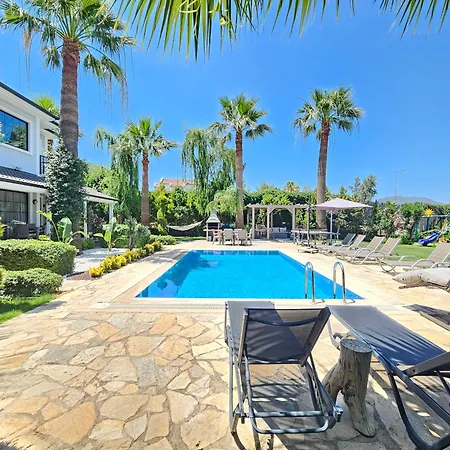 Palmiye Jakuzili Bahceli Havuzlu - Ocekhomes * 페티예