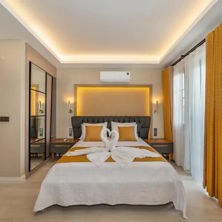 Palmiye Jakuzili Bahceli Havuzlu - Ocekhomes 빌라