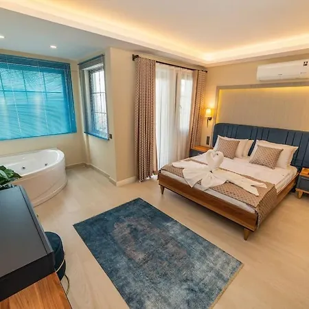 Palmiye Jakuzili Bahceli Havuzlu - Ocekhomes Fethiye