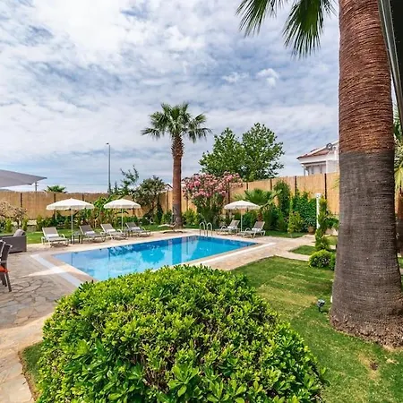 Palmiye Jakuzili Bahceli Havuzlu - Ocekhomes Fethiye